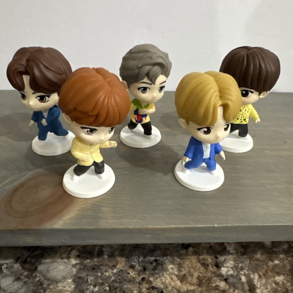 McDonald's TinyTAN BTS Throwback Edition Happy Meal Toy Lot of 5